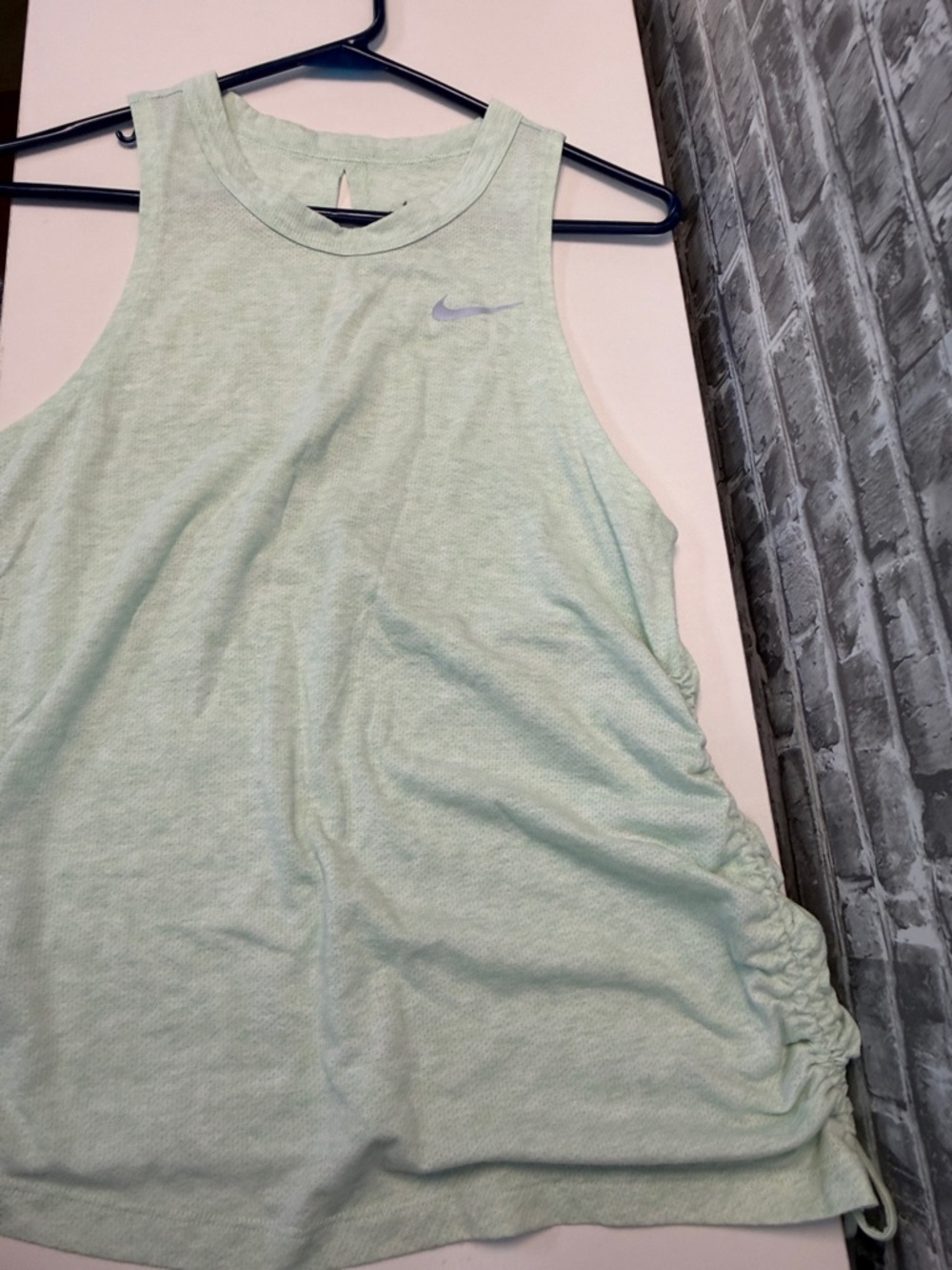Nike Women’s Light Mint Green Sleeveless Workout Tank - Picture 6 of 7